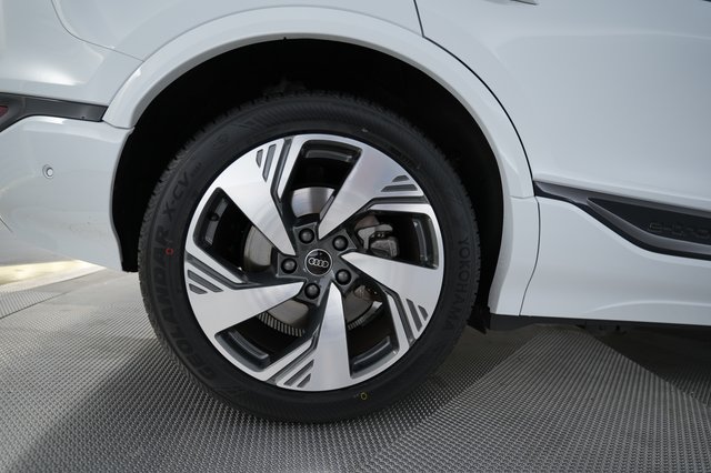 2025 Audi Q6 e-tron — photo 17 of 25