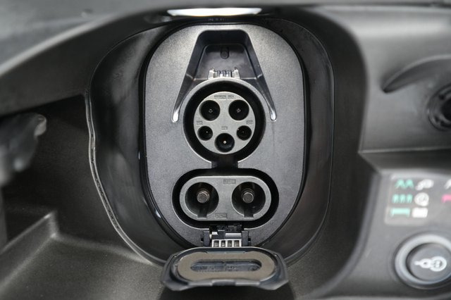 2025 Audi Q6 e-tron — photo 8 of 25