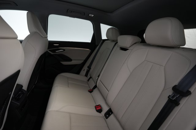 2025 Audi Q6 e-tron — photo 19 of 25