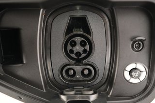 2024 Ford F-150 Lightning — photo 8 of 18