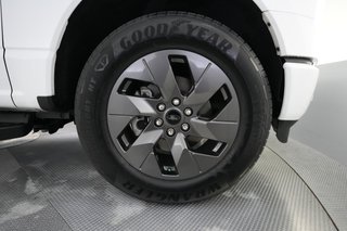 2024 Ford F-150 Lightning — photo 10 of 18