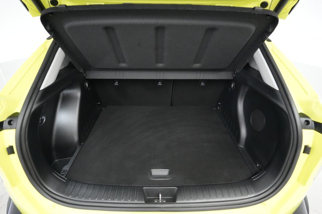 2025 Hyundai Kona Electric — photo 6 of 24