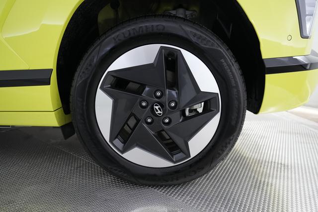 2025 Hyundai Kona Electric — photo 7 of 24