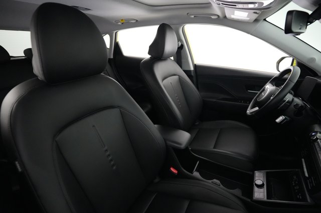 2025 Hyundai Kona Electric — photo 18 of 24