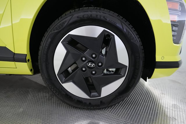 2025 Hyundai Kona Electric — photo 16 of 24