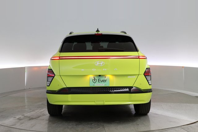 2025 Hyundai Kona Electric — photo 12 of 24
