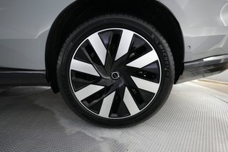 2025 Volvo EX90 — photo 7 of 27