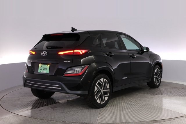 2023 Hyundai Kona Electric — photo 2 of 32