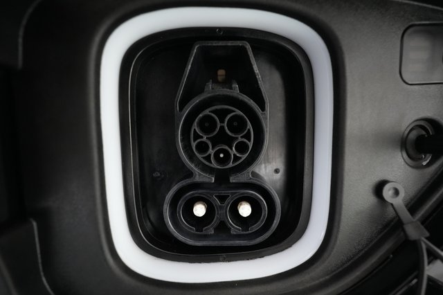 2023 Hyundai Kona Electric — photo 8 of 32