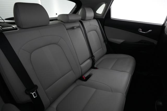 2023 Hyundai Kona Electric — photo 4 of 32