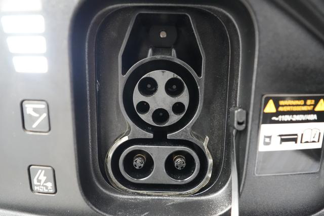 2023 Kia EV6 — photo 8 of 26
