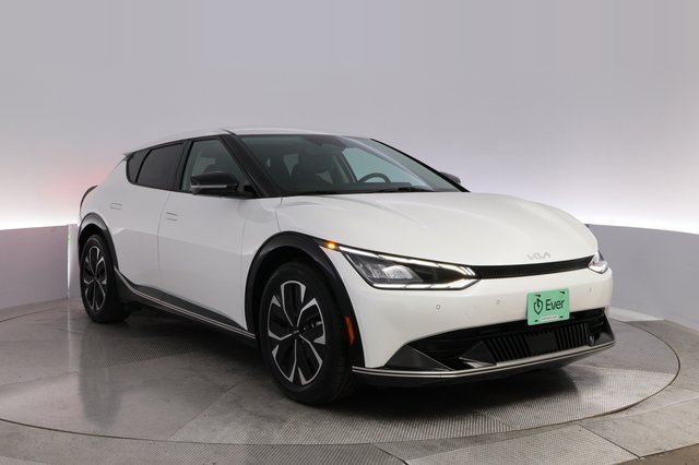 2023 Kia EV6 — photo 10 of 26