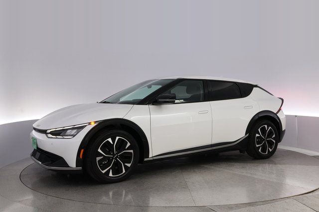 2023 Kia EV6 — photo 14 of 26