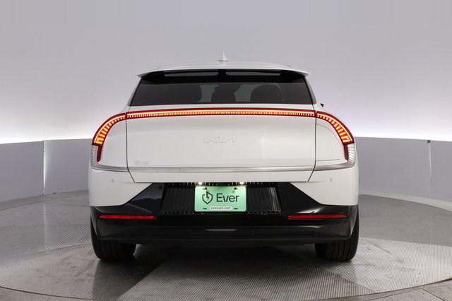 2023 Kia EV6 — photo 12 of 26