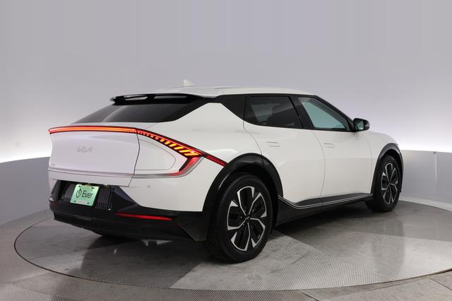 2023 Kia EV6 — photo 2 of 26