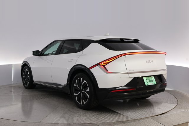 2023 Kia EV6 — photo 13 of 26