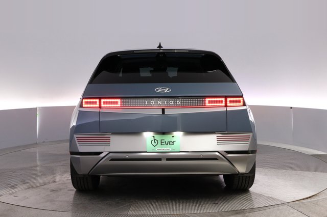 2024 Hyundai IONIQ 5 — photo 12 of 24