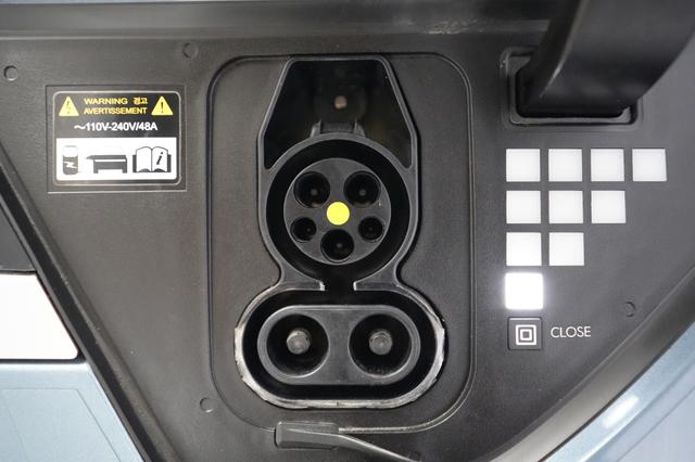 2024 Hyundai IONIQ 5 — photo 8 of 24