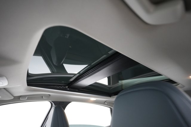 2023 Nissan Ariya — photo 18 of 23