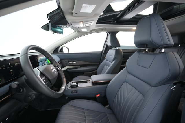 2023 Nissan Ariya — photo 13 of 23