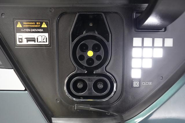 2024 Hyundai IONIQ 5 — photo 8 of 25
