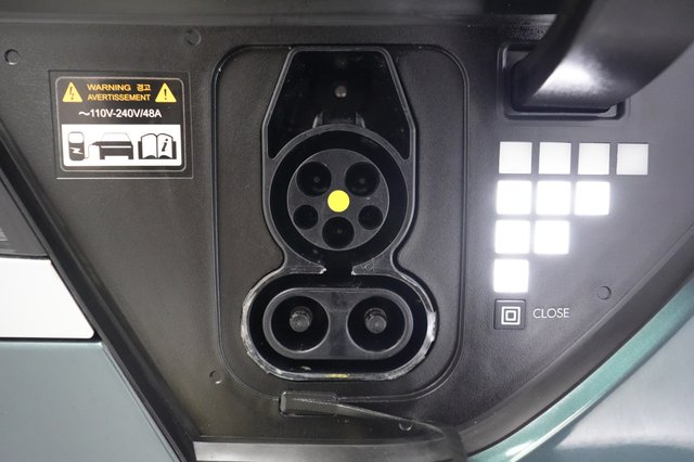 2024 Hyundai IONIQ 5 — photo 8 of 25