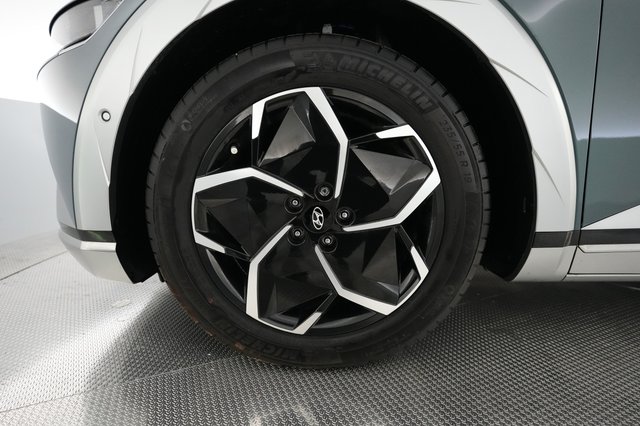 2024 Hyundai IONIQ 5 — photo 15 of 25