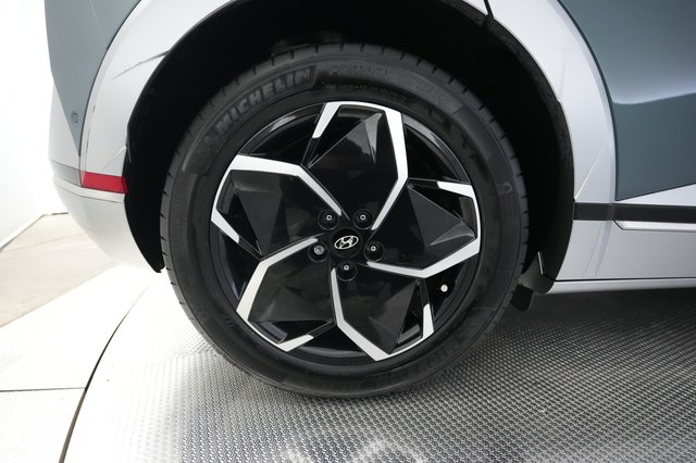 2024 Hyundai IONIQ 5 — photo 17 of 25
