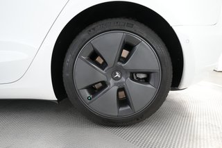 2022 Tesla Model 3 — photo 7 of 24