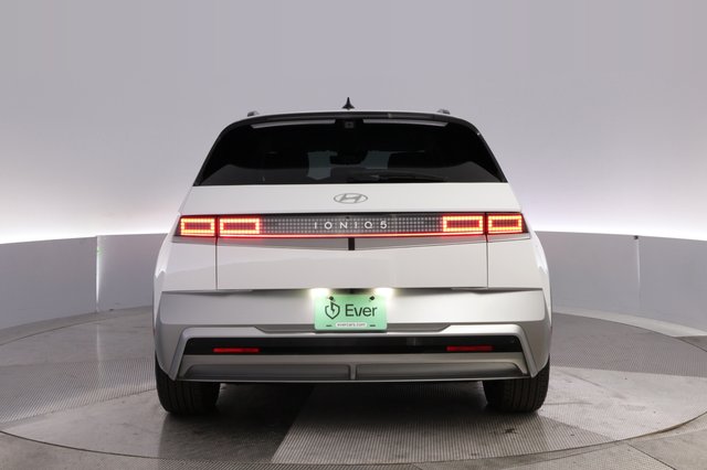 2025 Hyundai IONIQ 5 — photo 12 of 24