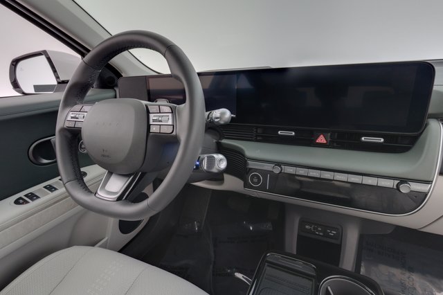 2025 Hyundai IONIQ 5 — photo 20 of 24