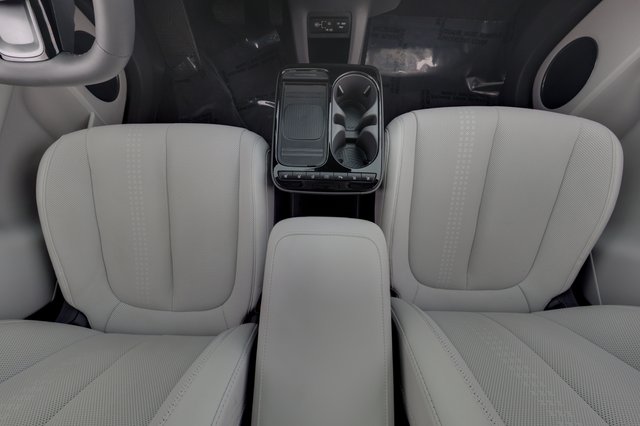 2025 Hyundai IONIQ 5 — photo 22 of 24