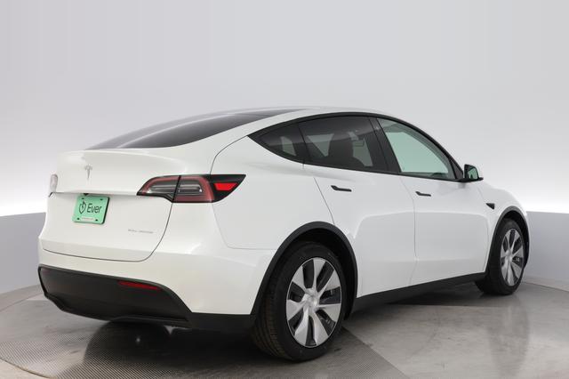 2023 Tesla Model Y — photo 2 of 25