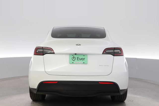 2023 Tesla Model Y — photo 12 of 25