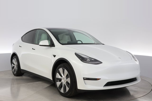 2023 Tesla Model Y — photo 10 of 25