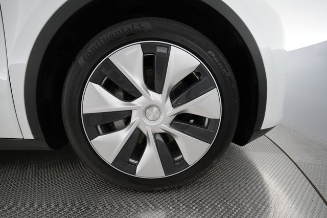 2023 Tesla Model Y — photo 16 of 25