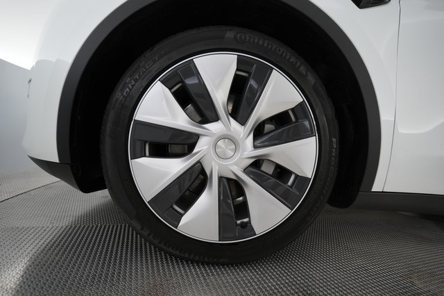 2023 Tesla Model Y — photo 15 of 25
