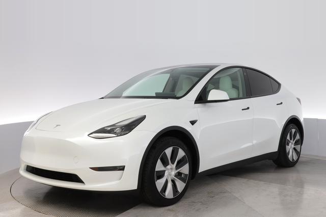 2023 Tesla Model Y — VIN 7SAYGDEE0PF629573