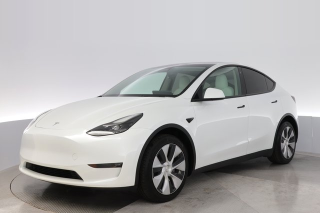 2023 Tesla Model Y — VIN 7SAYGDEE0PF629573
