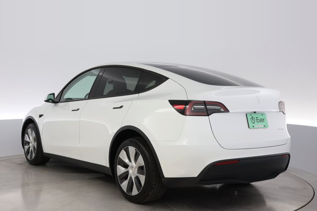 2023 Tesla Model Y — photo 13 of 25