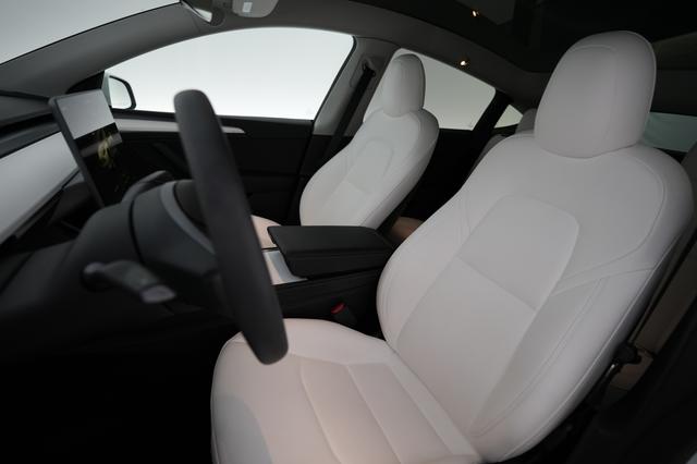 2023 Tesla Model Y — photo 3 of 25
