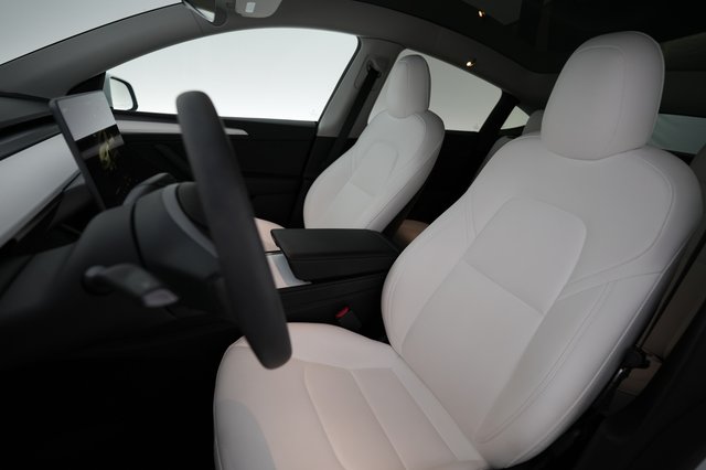 2023 Tesla Model Y — photo 3 of 25