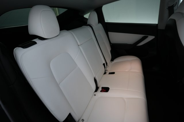 2021 Tesla Model Y — photo 18 of 24