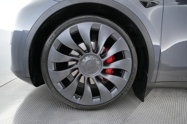 2021 Tesla Model Y — photo 15 of 24