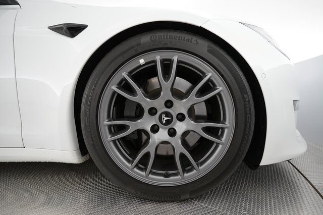2023 Tesla Model S — photo 16 of 24