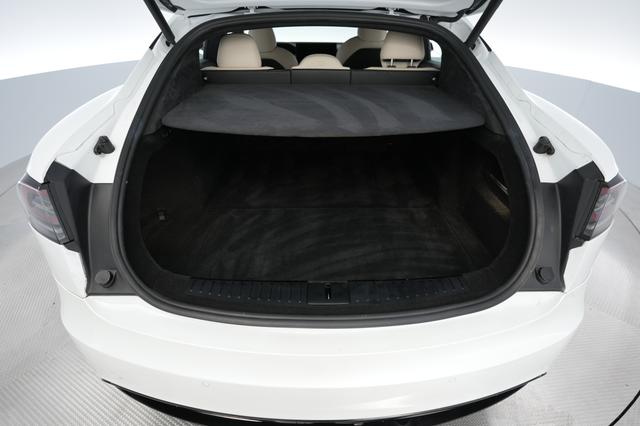 2023 Tesla Model S — photo 6 of 24