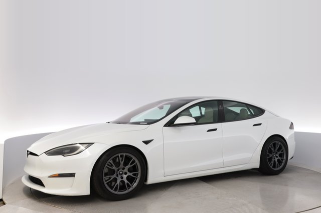 2023 Tesla Model S — photo 14 of 24