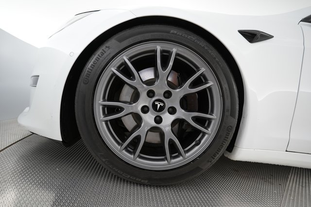 2023 Tesla Model S — photo 15 of 24