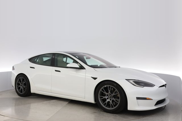 2023 Tesla Model S — photo 11 of 24