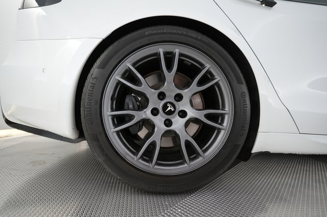 2023 Tesla Model S — photo 17 of 24